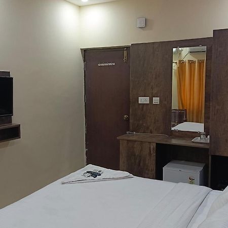 Pph Royal Gs Comforts Opp Mall Of Asia Bangalore Exterior foto